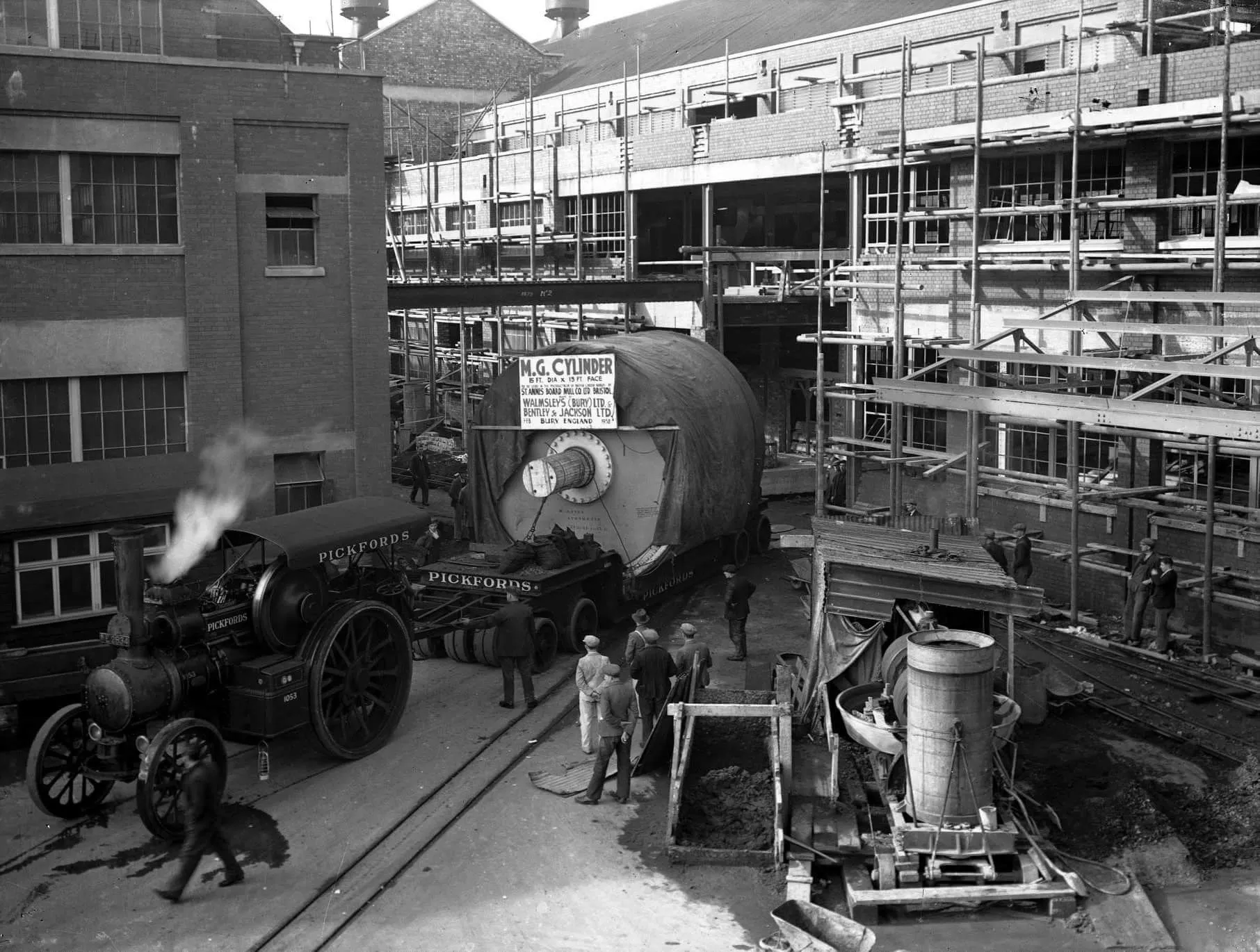 Pickfords Traction Engine Pulling an M.G. Cylinder