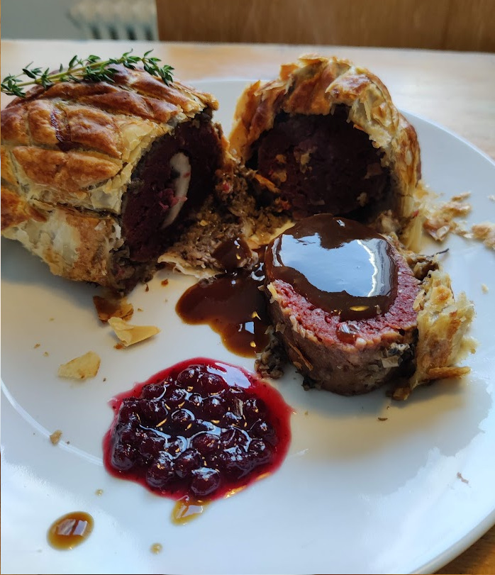 A picture of the seitan wellington sliced open