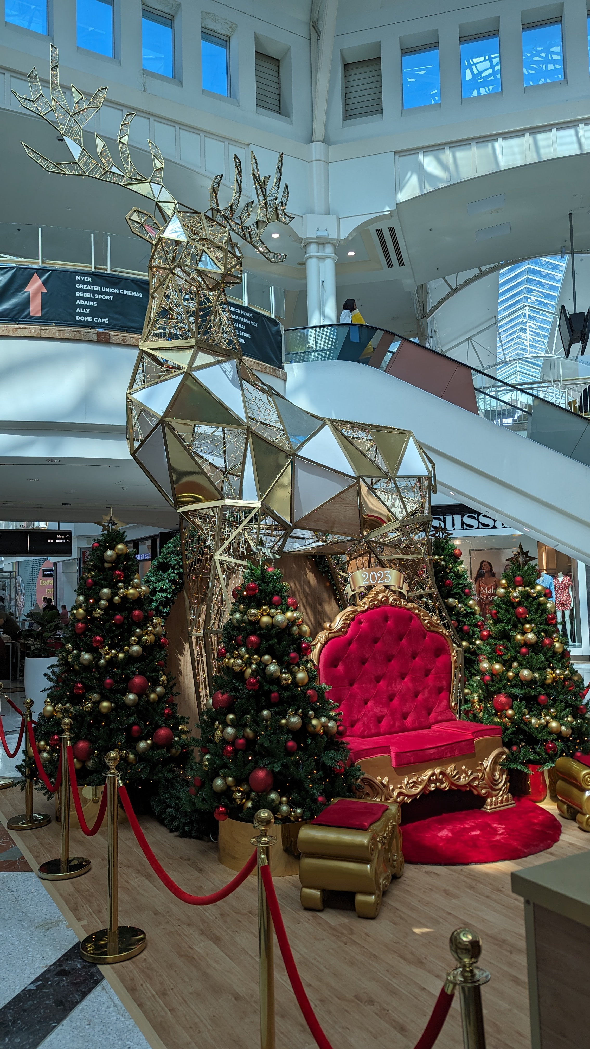 This mall reindeer