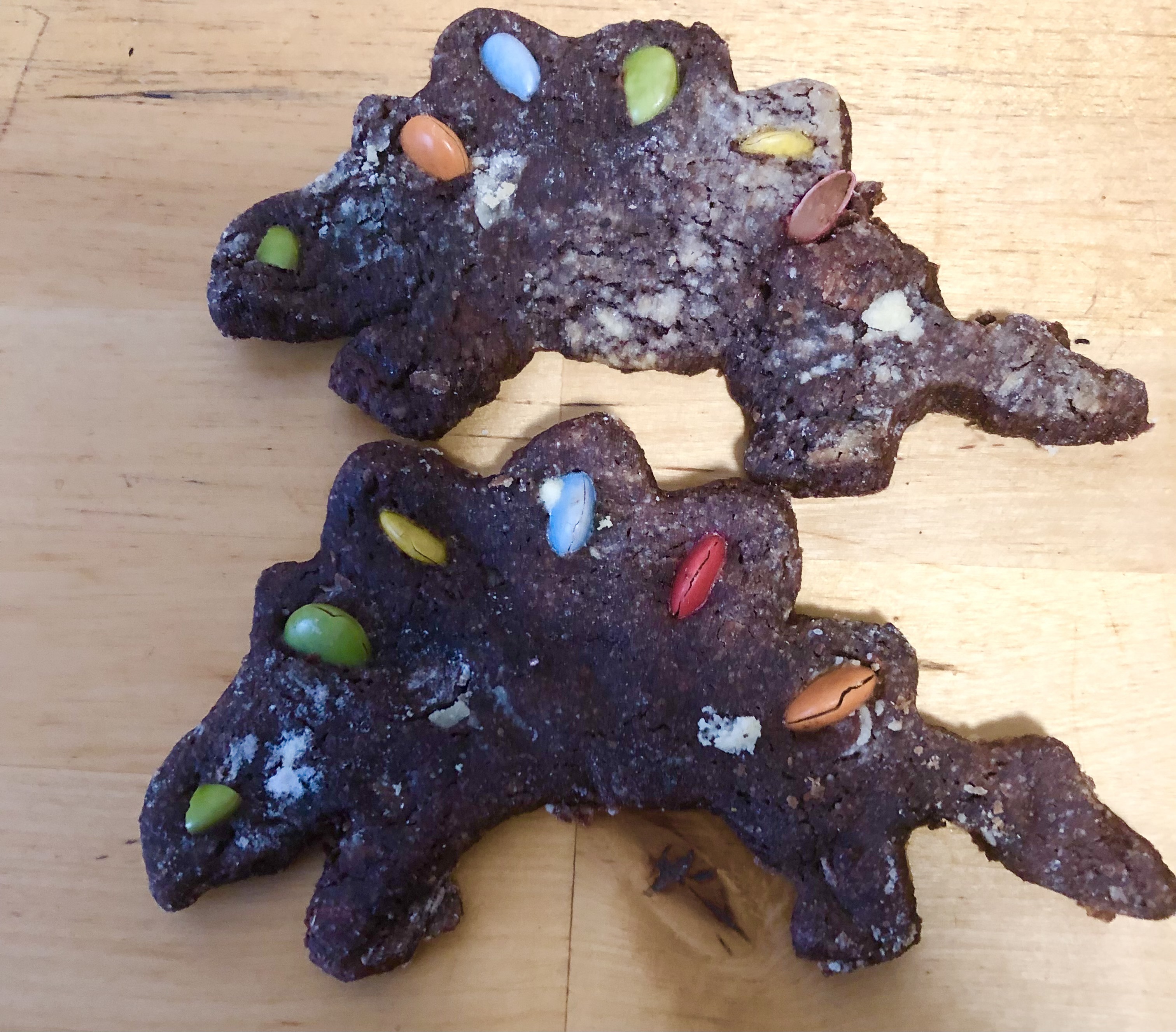 dinosaa add ur biscuits