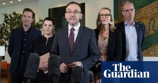 Senate likely to pass 31 bills in frantic end to year after Labor strikes deal with Greens