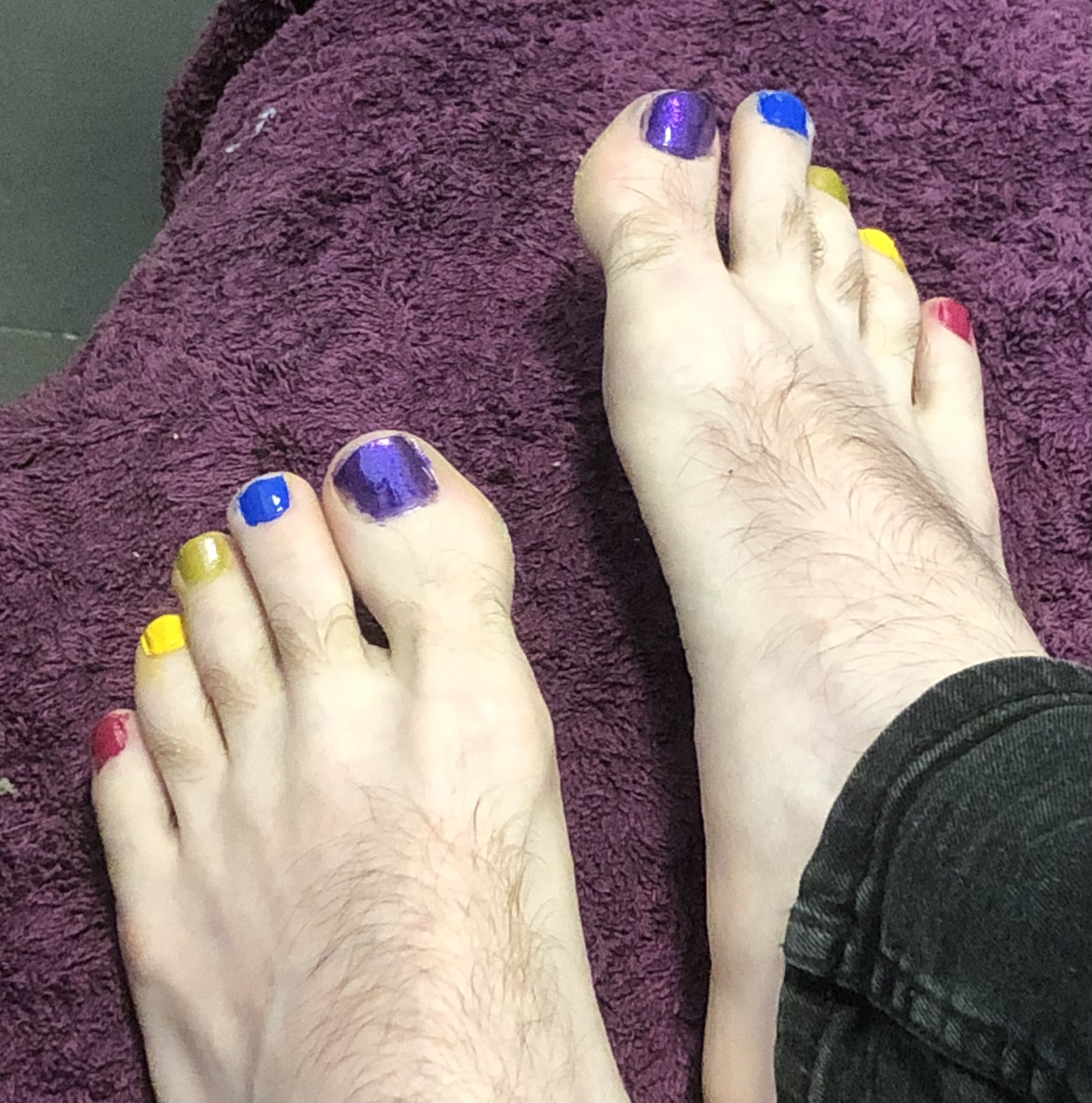 rainbow toe polish