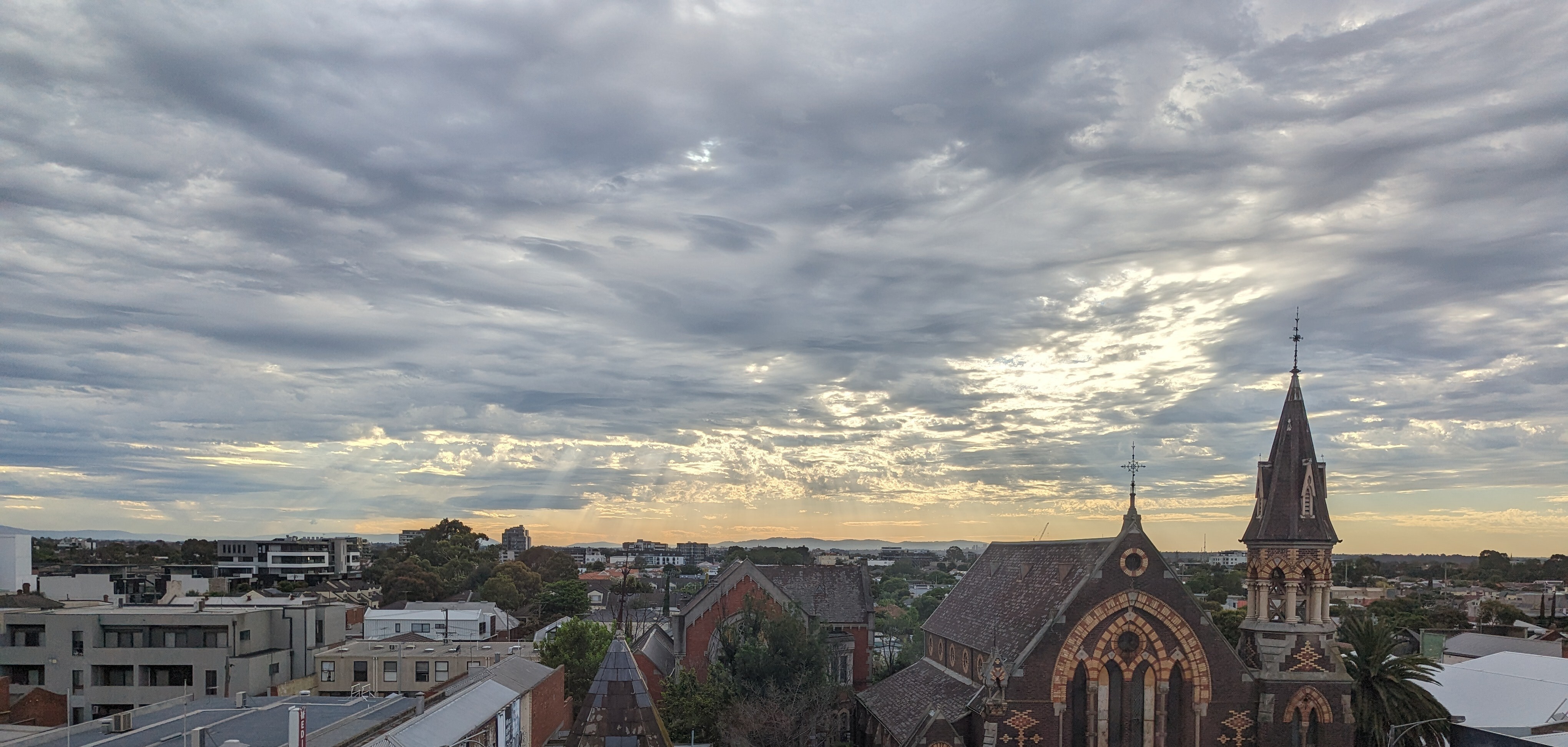 photo of sky looking east to mt dandenong